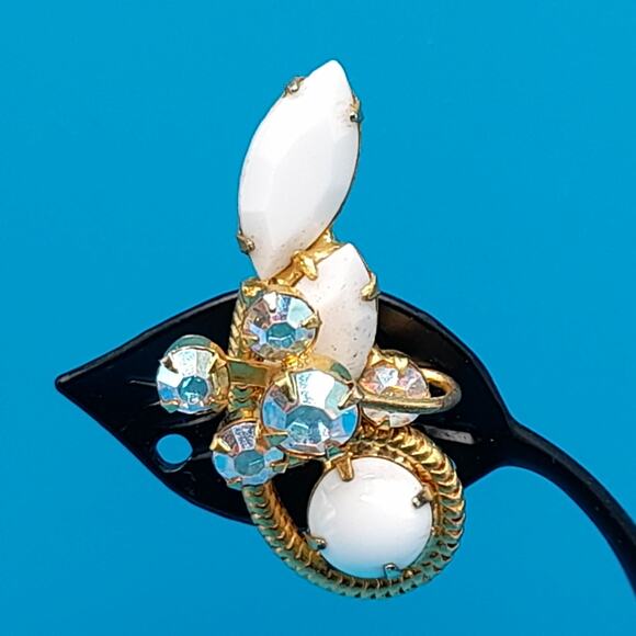 Vintage Milk Glass Ear Climber Clip Earrings, Gold Plated, 1960s, 1 1/2 In - Picture 2 of 10